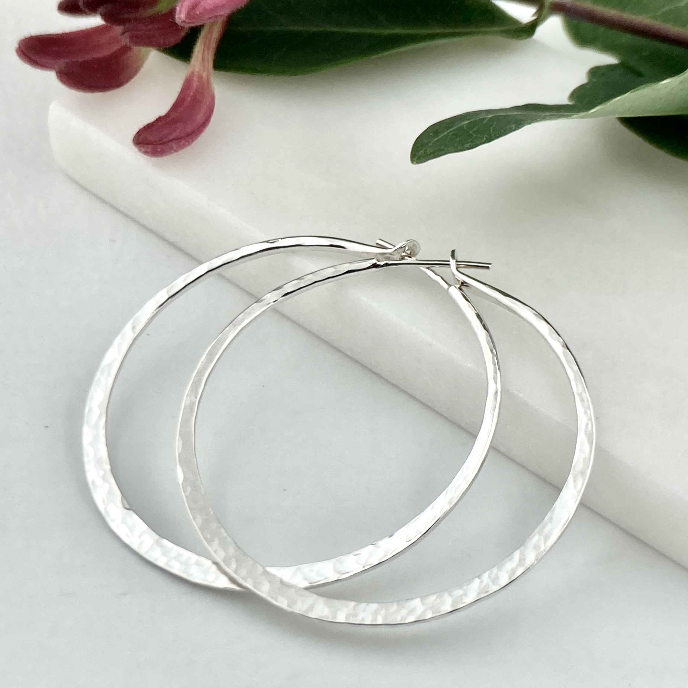 hoop earrings - round medium - Argentium silver - Image 4