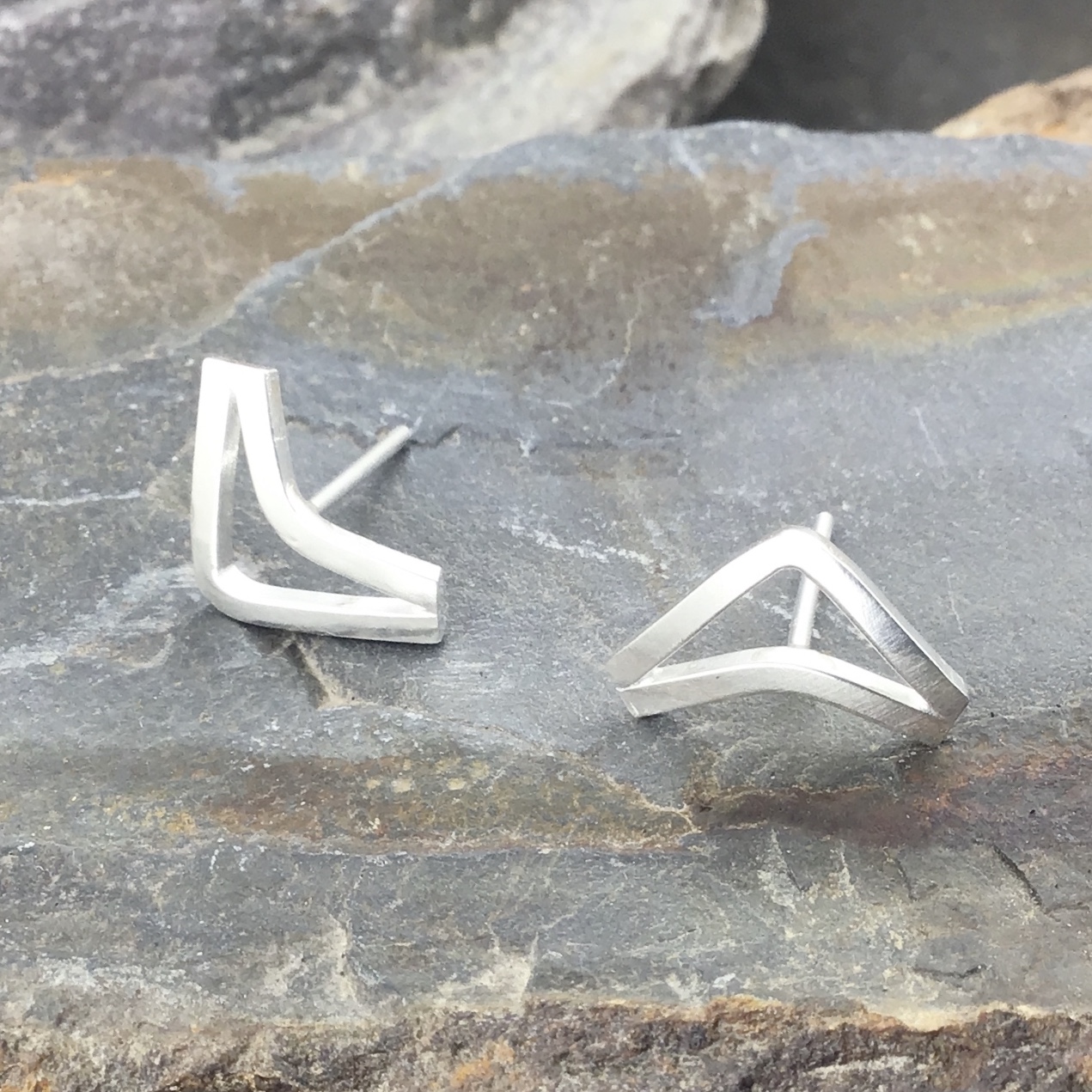 arrowhead earrings - post - Argentium silver - Image 2
