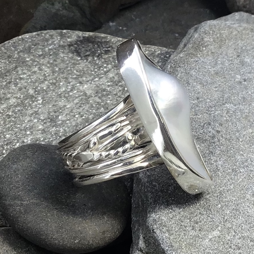 pearl blister ring - size 9.5 - twig band - Argentium silver - Image 2