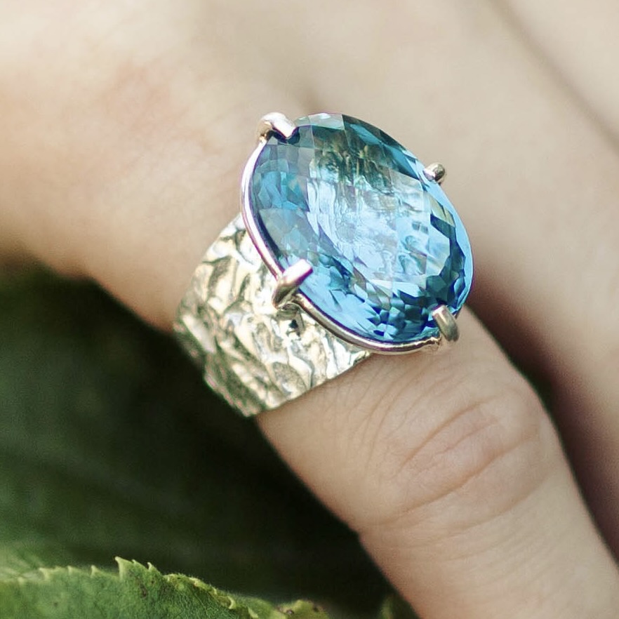 London Blue Topaz Ring – Size 7.75 – Argentium Silver Lunar Band – 25 Carat