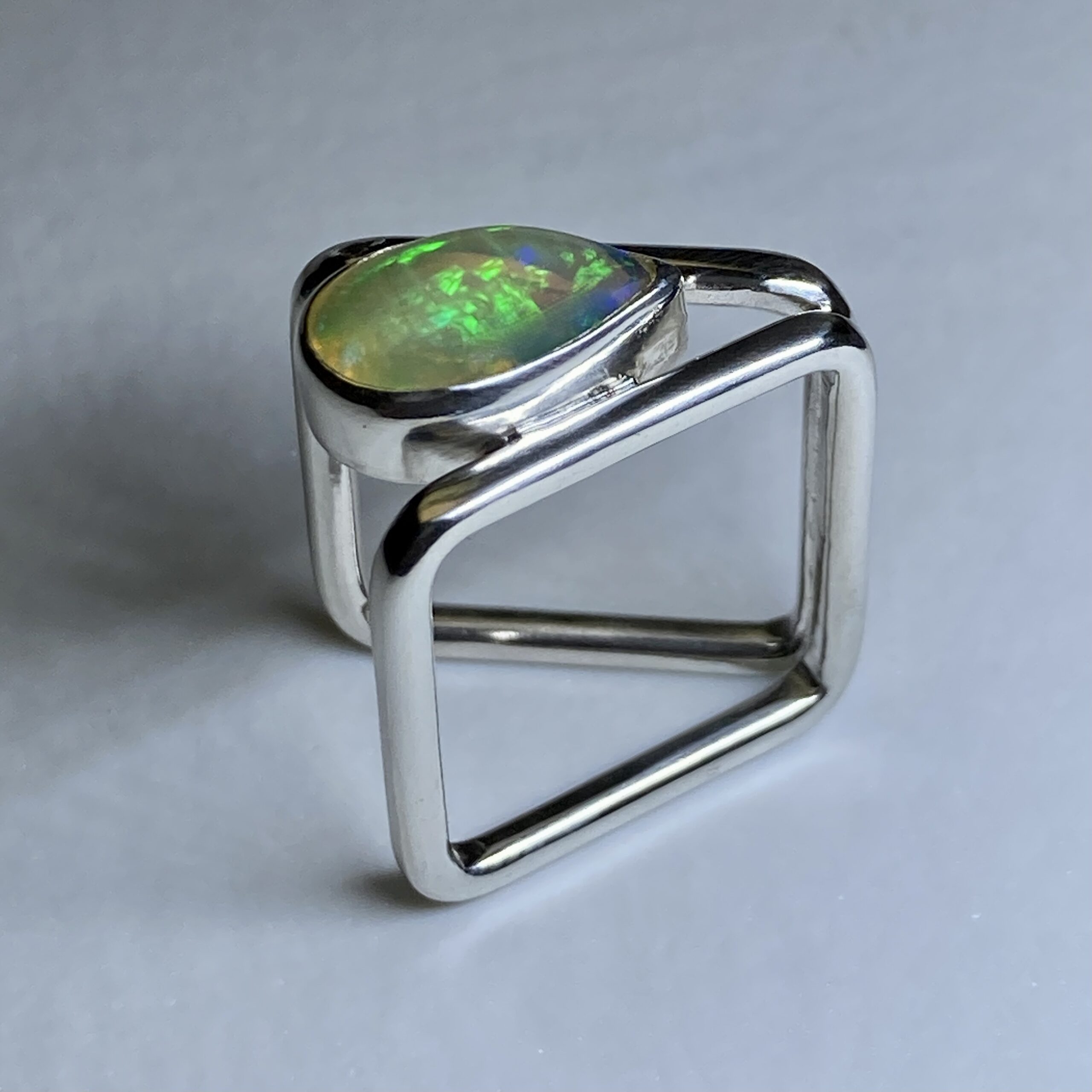 Australian opal ring - size 6 - book band - 1.8 carat