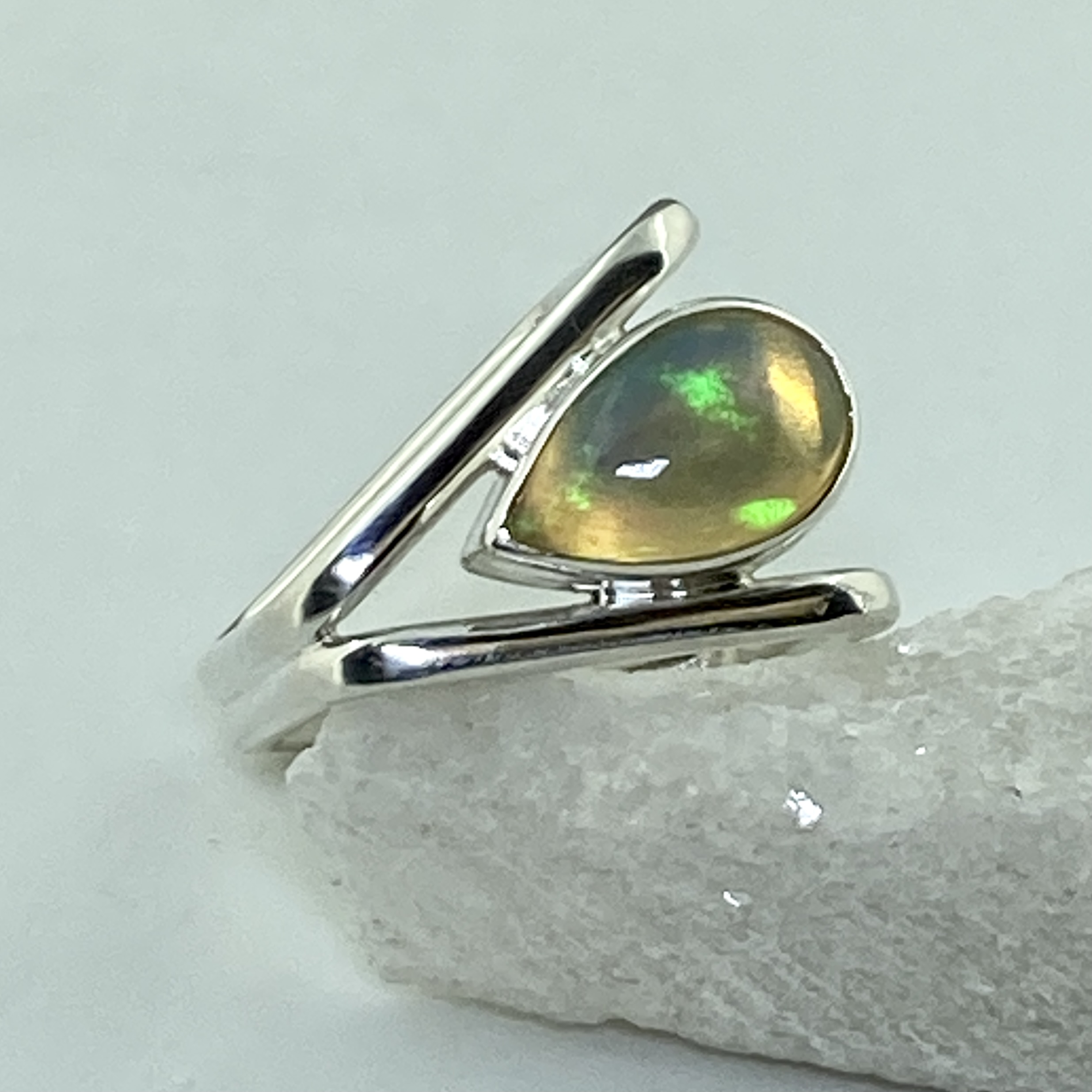 Australian opal ring - size 6 - book band - 1.8 carat - Image 3