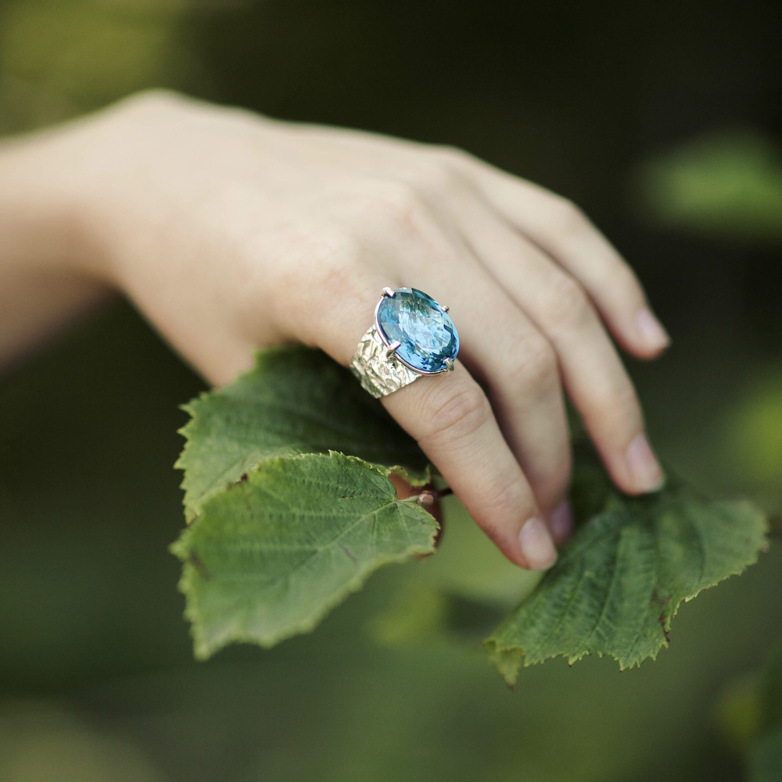 London Blue Topaz Ring – Size 7.75 – Argentium Silver Lunar Band – 25 Carat - Image 2