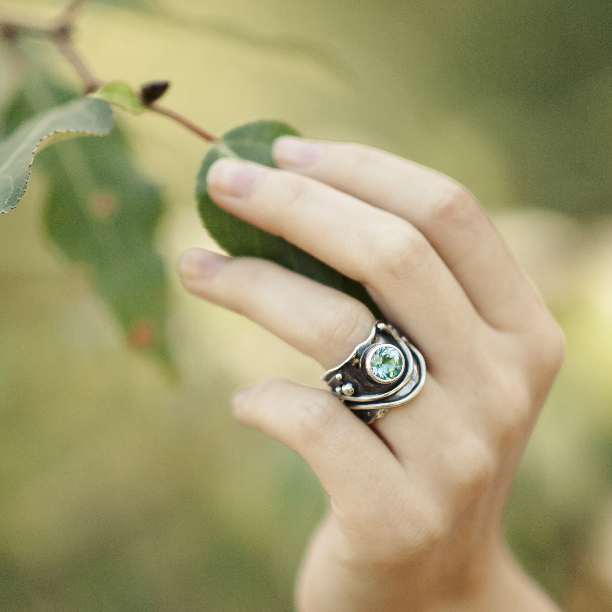 Swiss Blue Topaz Ring – Size 7.25 – Argentium Silver Waves – 2.5 Carat - Image 3