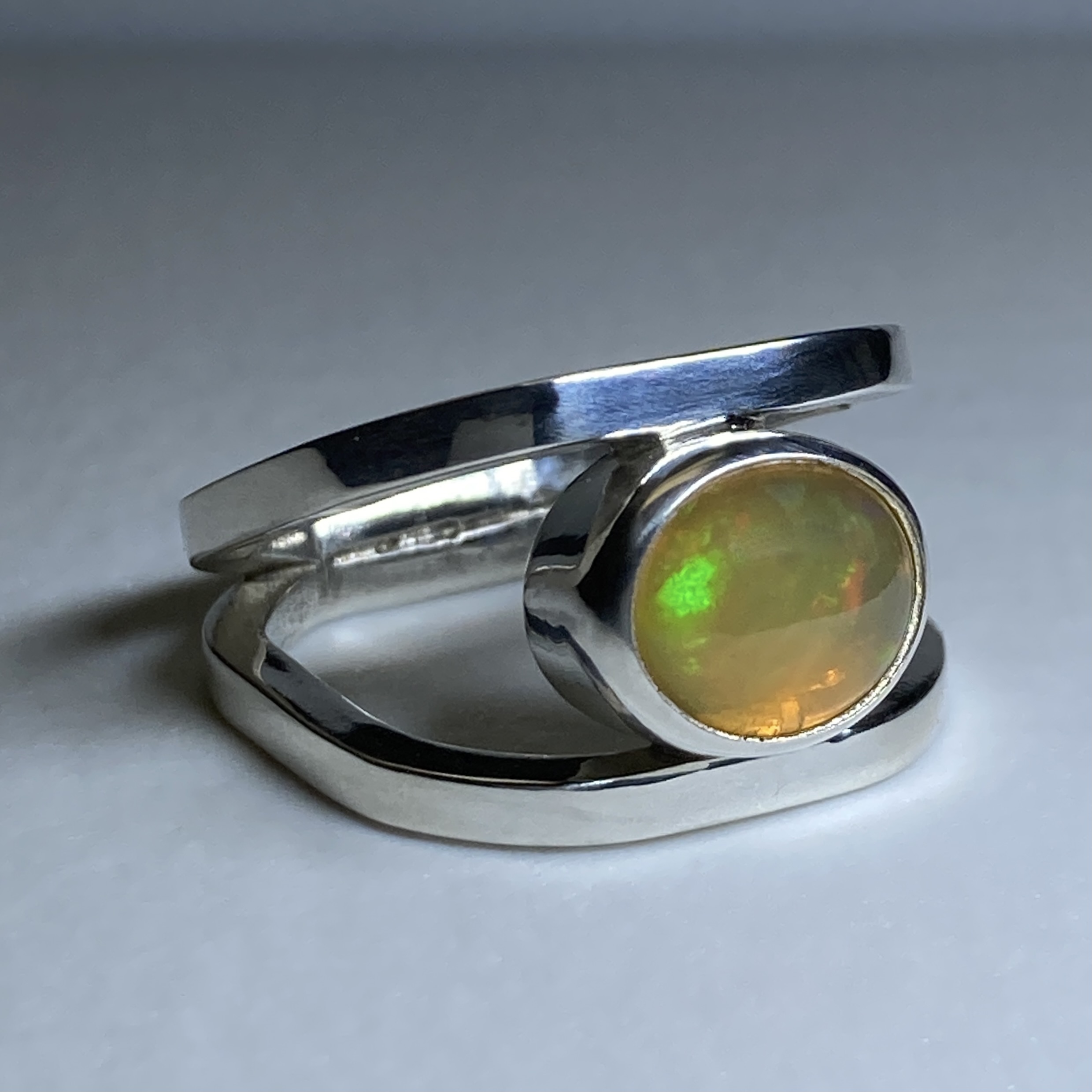 Ethiopian opal ring - size 7 - octagon double-band - 1 carat - Image 2