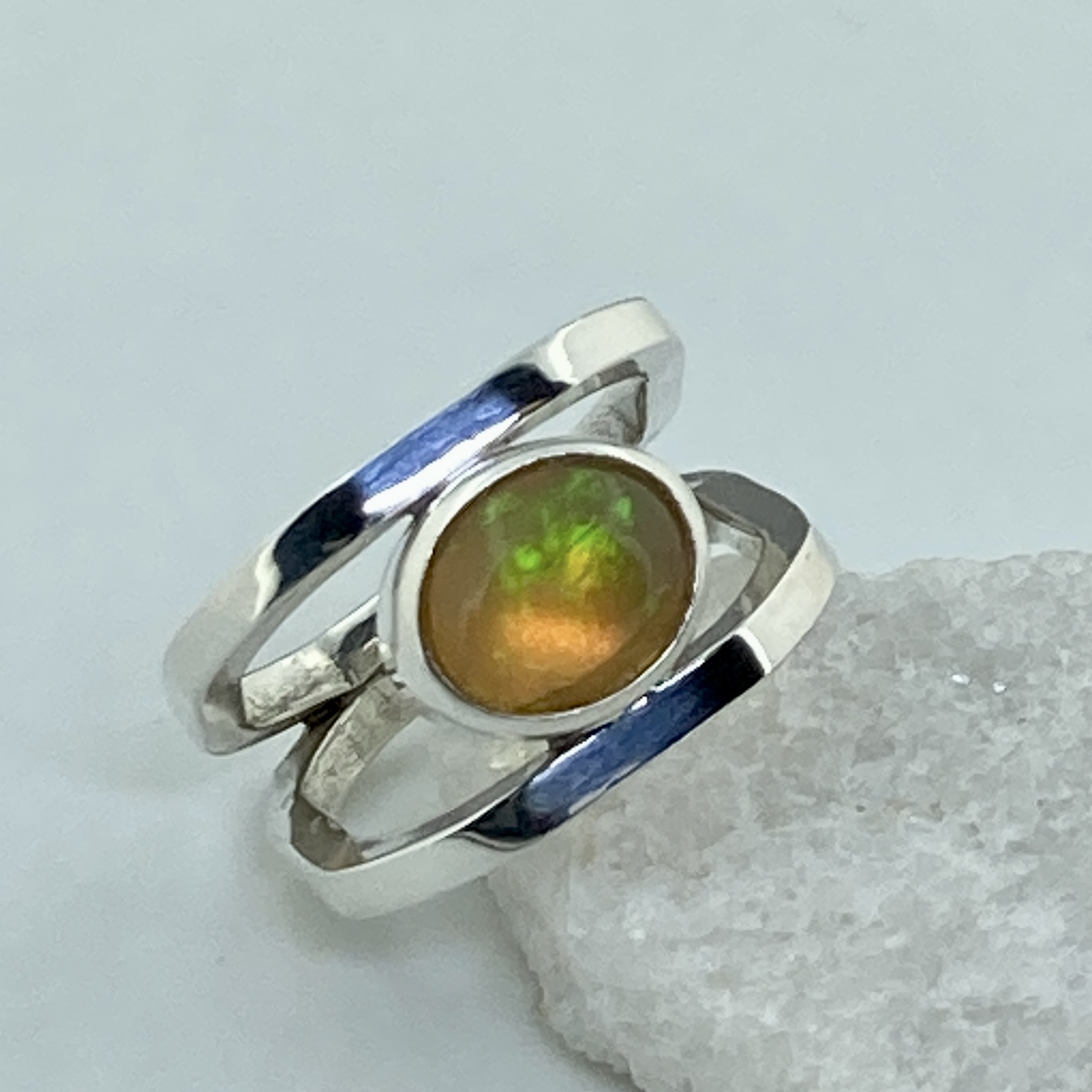Ethiopian opal ring - size 7 - octagon double-band - 1 carat