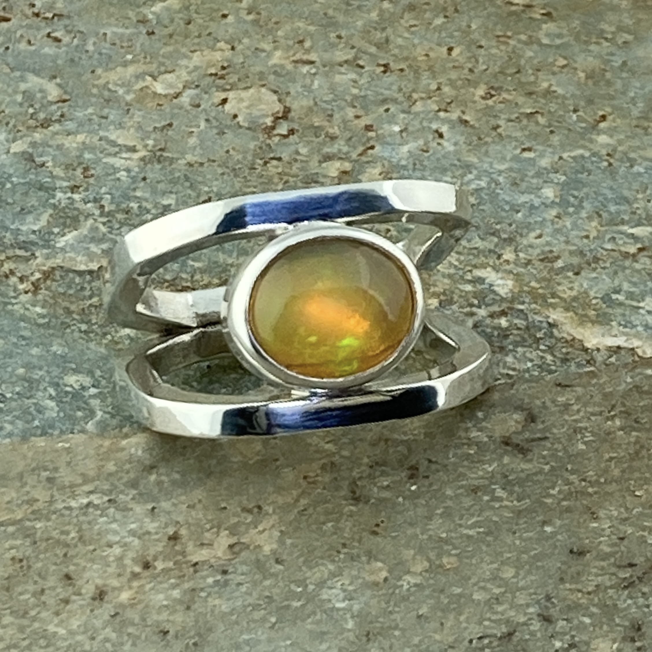 Ethiopian opal ring - size 7 - octagon double-band - 1 carat - Image 4