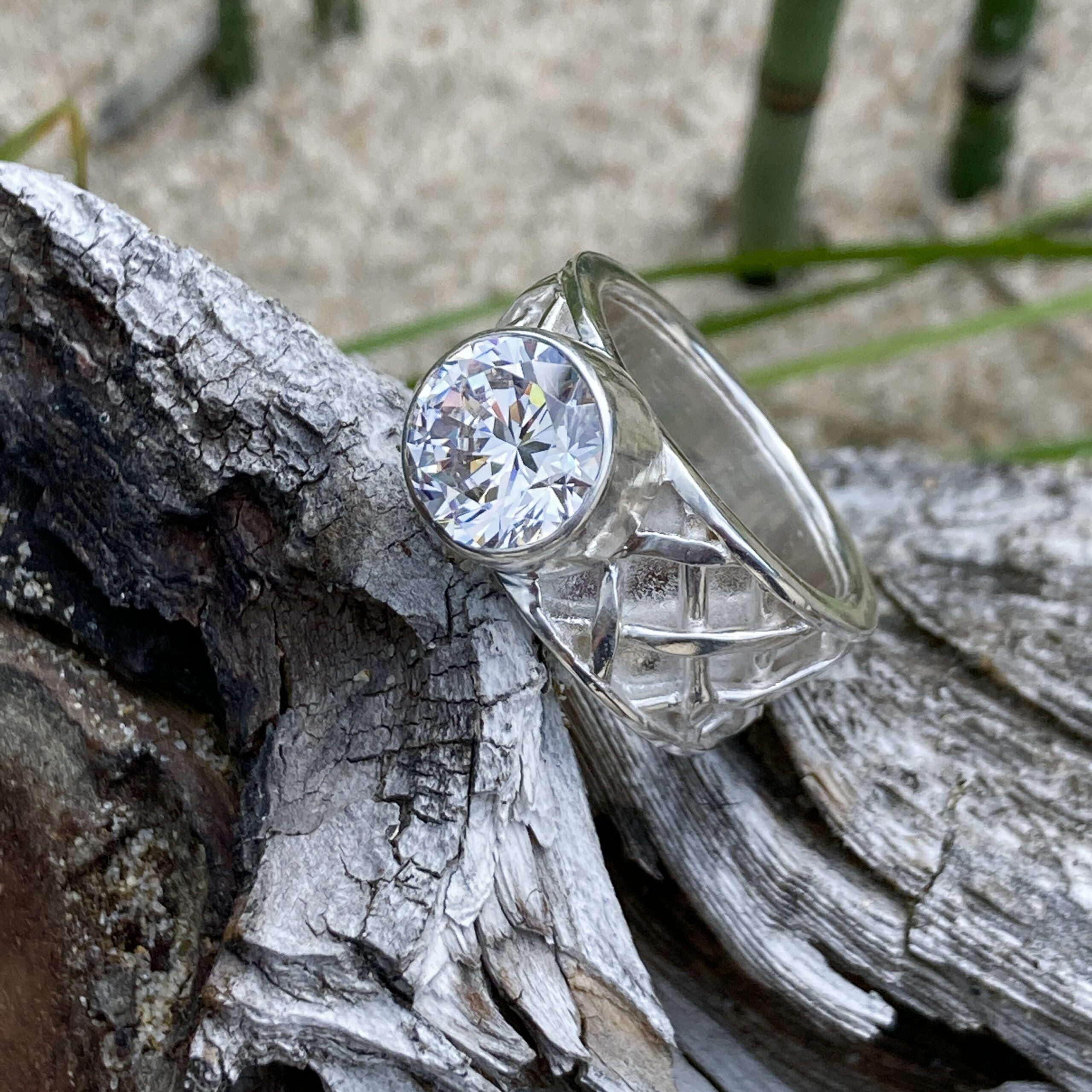 cubic zirconia ring - size 8.5 - Arg silver woven band - 7 carat - Image 4