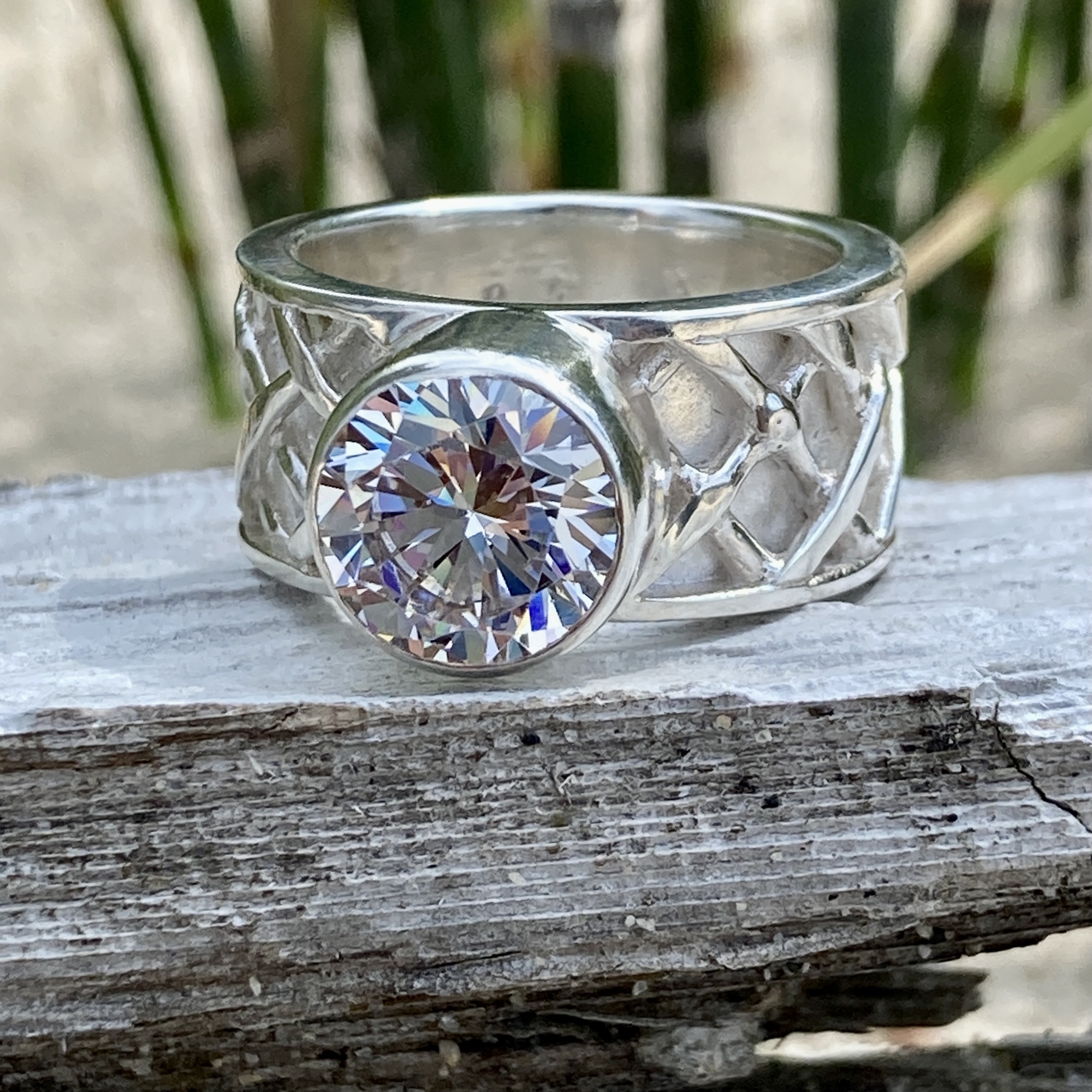 cubic zirconia ring - size 8.5 - Arg silver woven band - 7 carat - Image 2