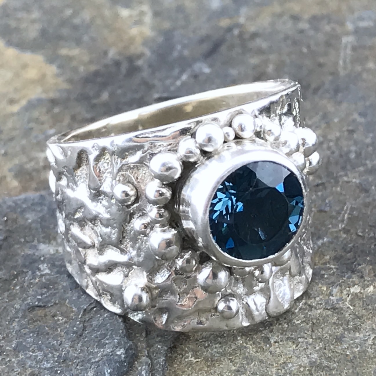 London topaz ring - size 8.25 - lunar & granules - 2 carat - Image 2