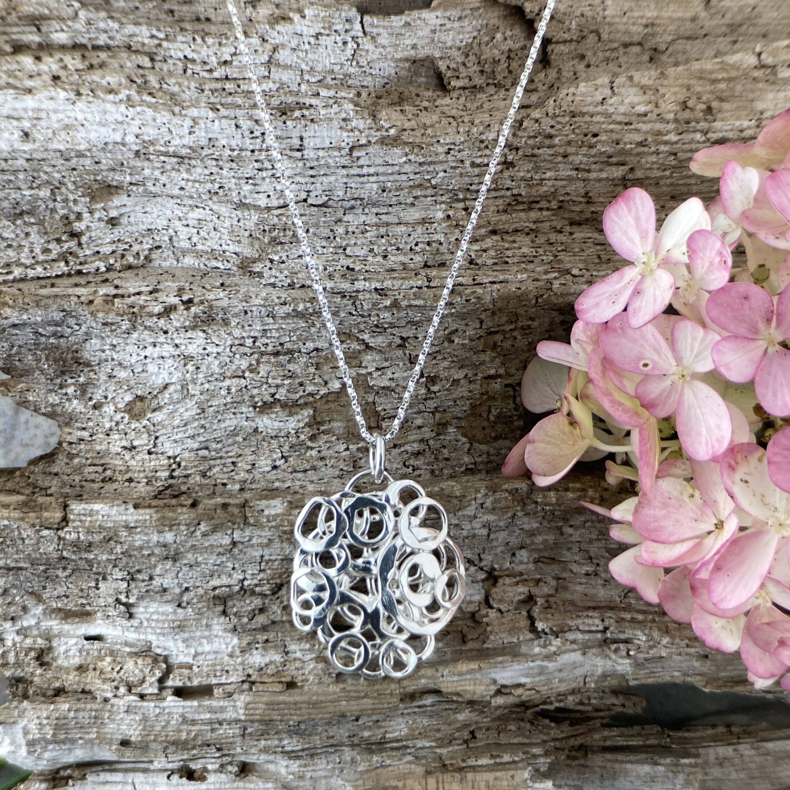 pebbles round pendant - Argentium silver