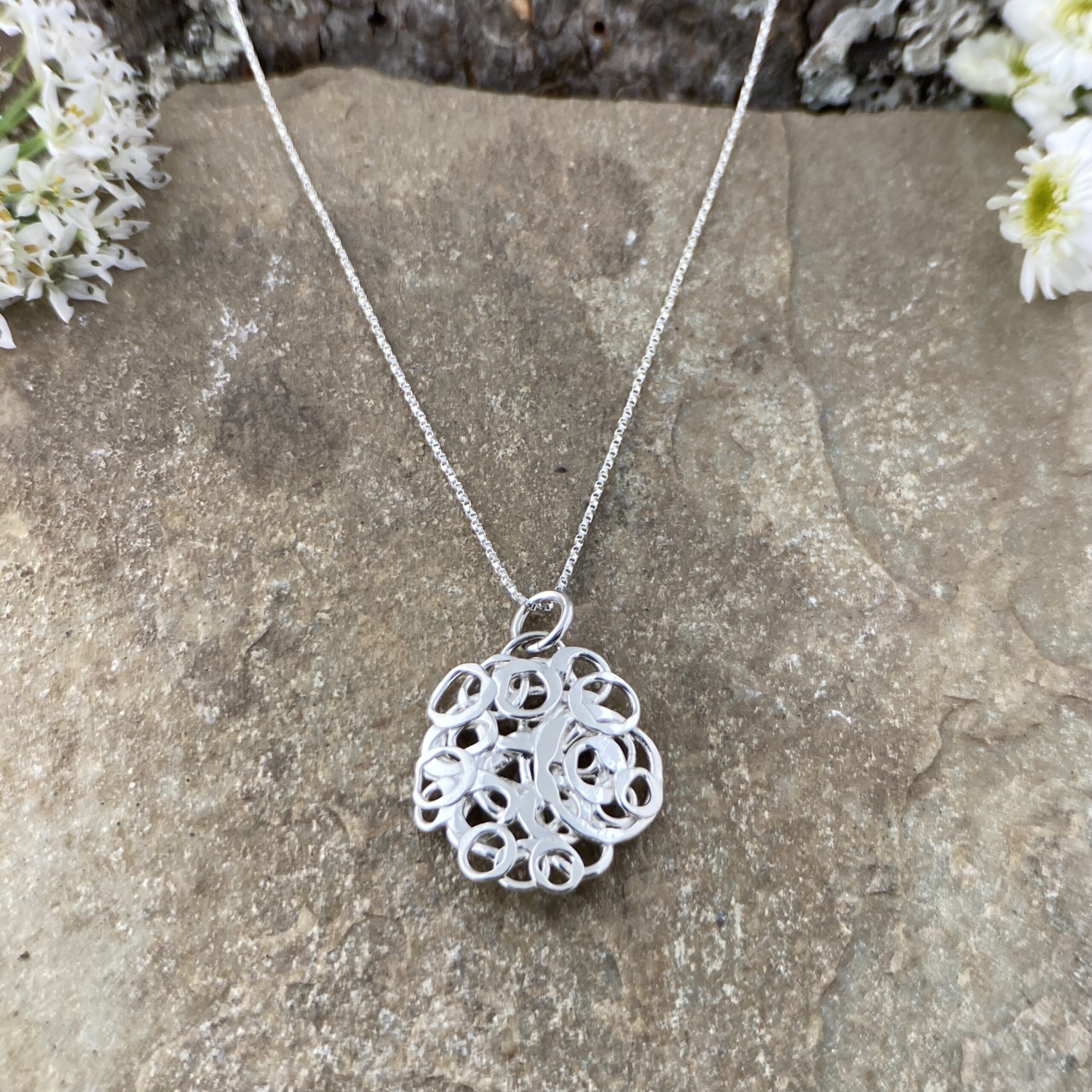 pebbles round pendant - Argentium silver - Image 2