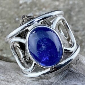 Tanzanite Ring – Size 8.5 – Argentium Silver Boulder Band – 9 Carat