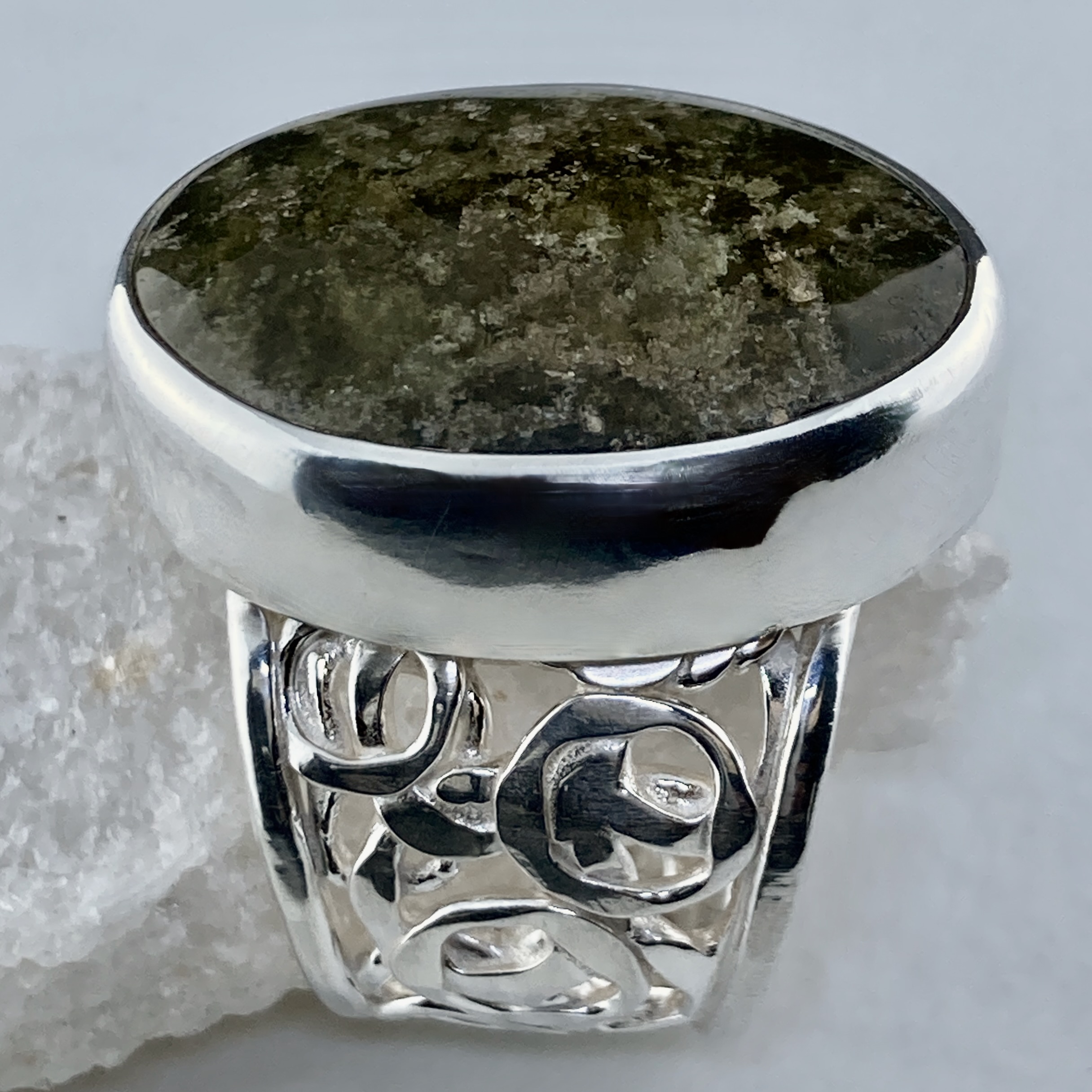 Grossular Garnet Ring – Size 8.25 – Argentium Silver Pebbles Band - Image 2