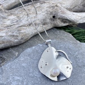 pearl pendant - Argentium silver lily pad