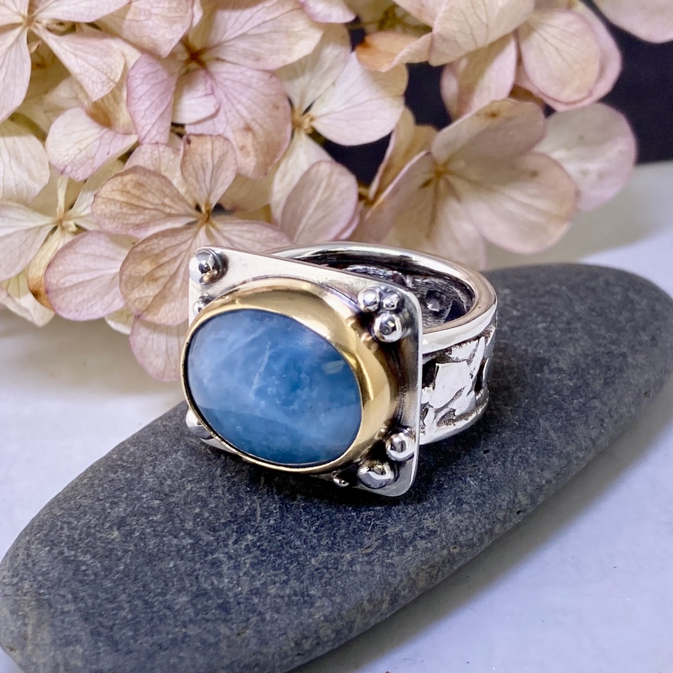 aquamarine ring - size 8 - Argentium silver - 12 carat