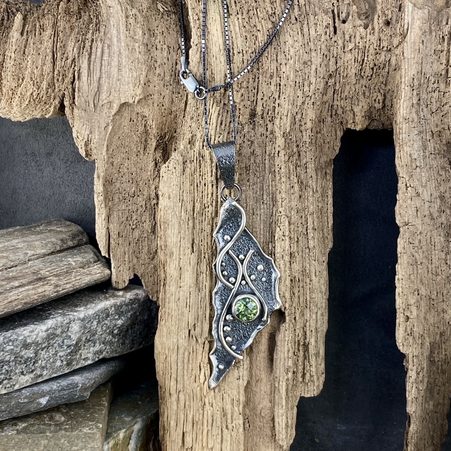 green amethyst pendant - Argentium silver waves - 2.5 carat - Image 2