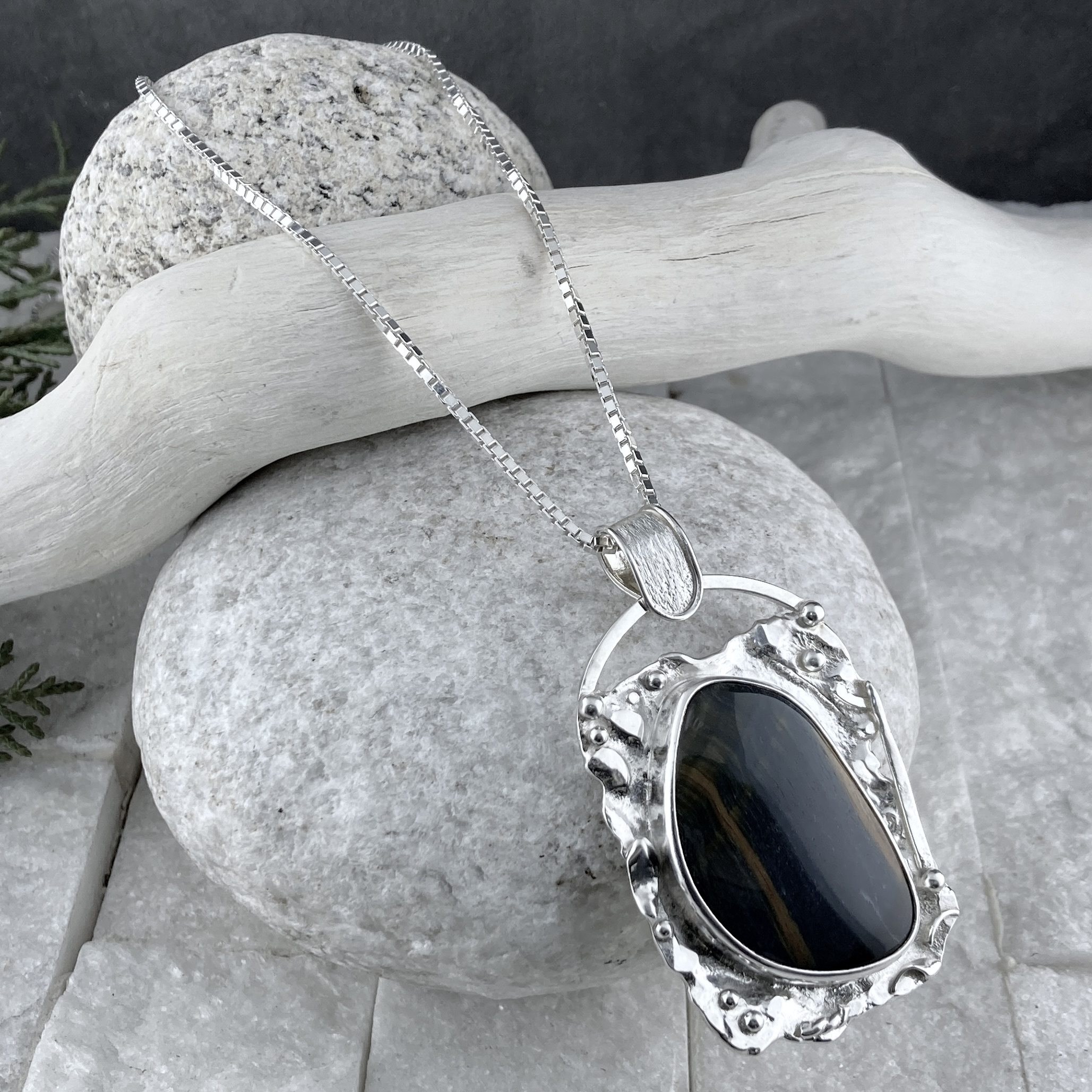 hawk's eye pendant - Argentium silver rapids - Image 3