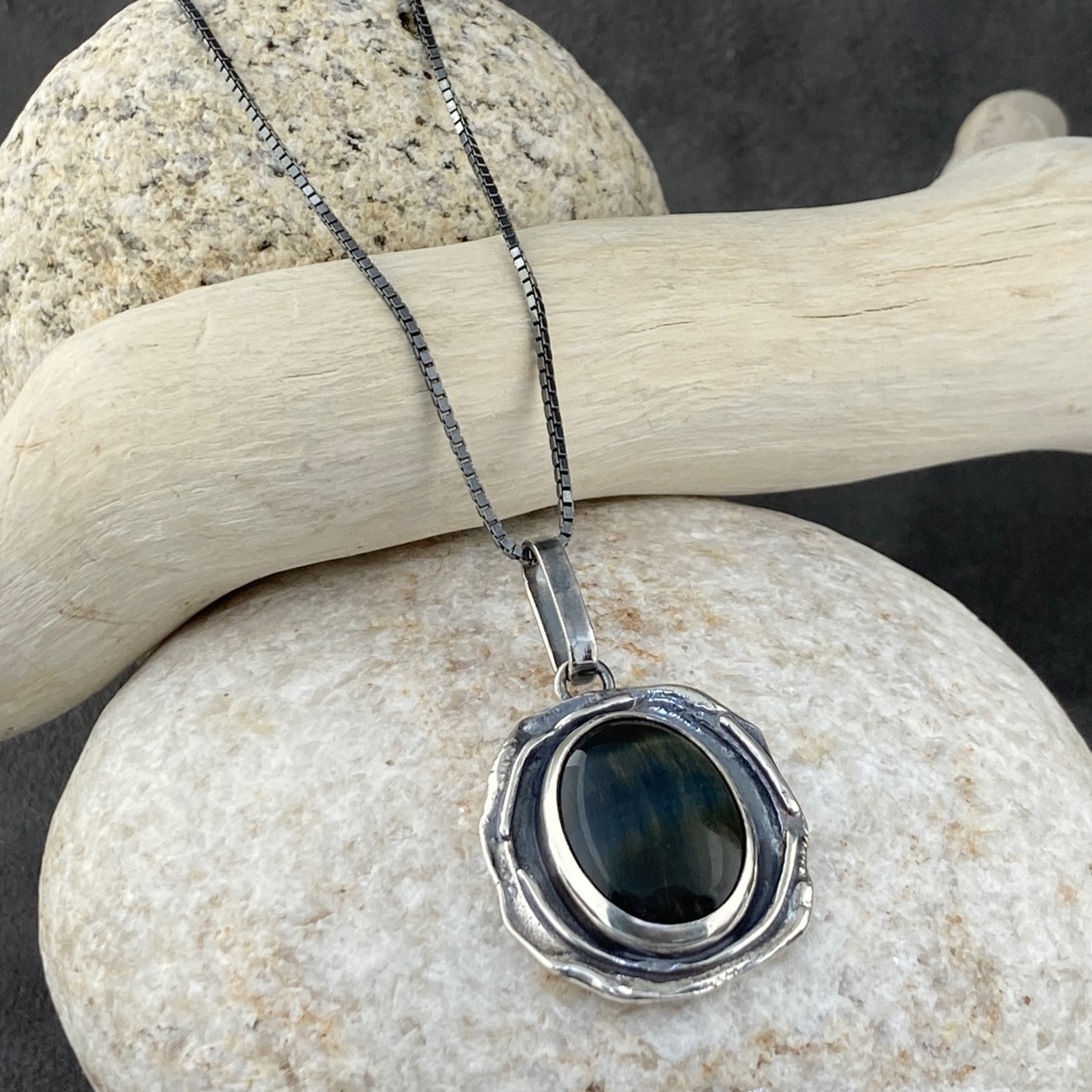 hawk's eye pendant - Argentium silver wax seal - antique - Image 3