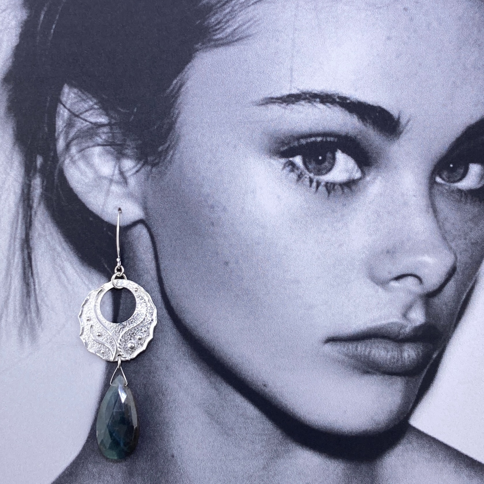 Labradorite earrings - hollow circle waves - Argentium silver - Image 2