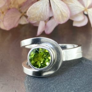 Peridot Ring – Size 10.5 – Argentium Silver Buttonhole Band – 1.8 Carat