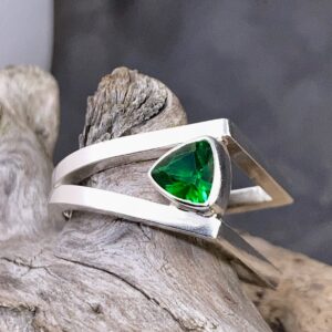 green topaz ring - size 13 - Argentium silver D-book - 1.5 carat