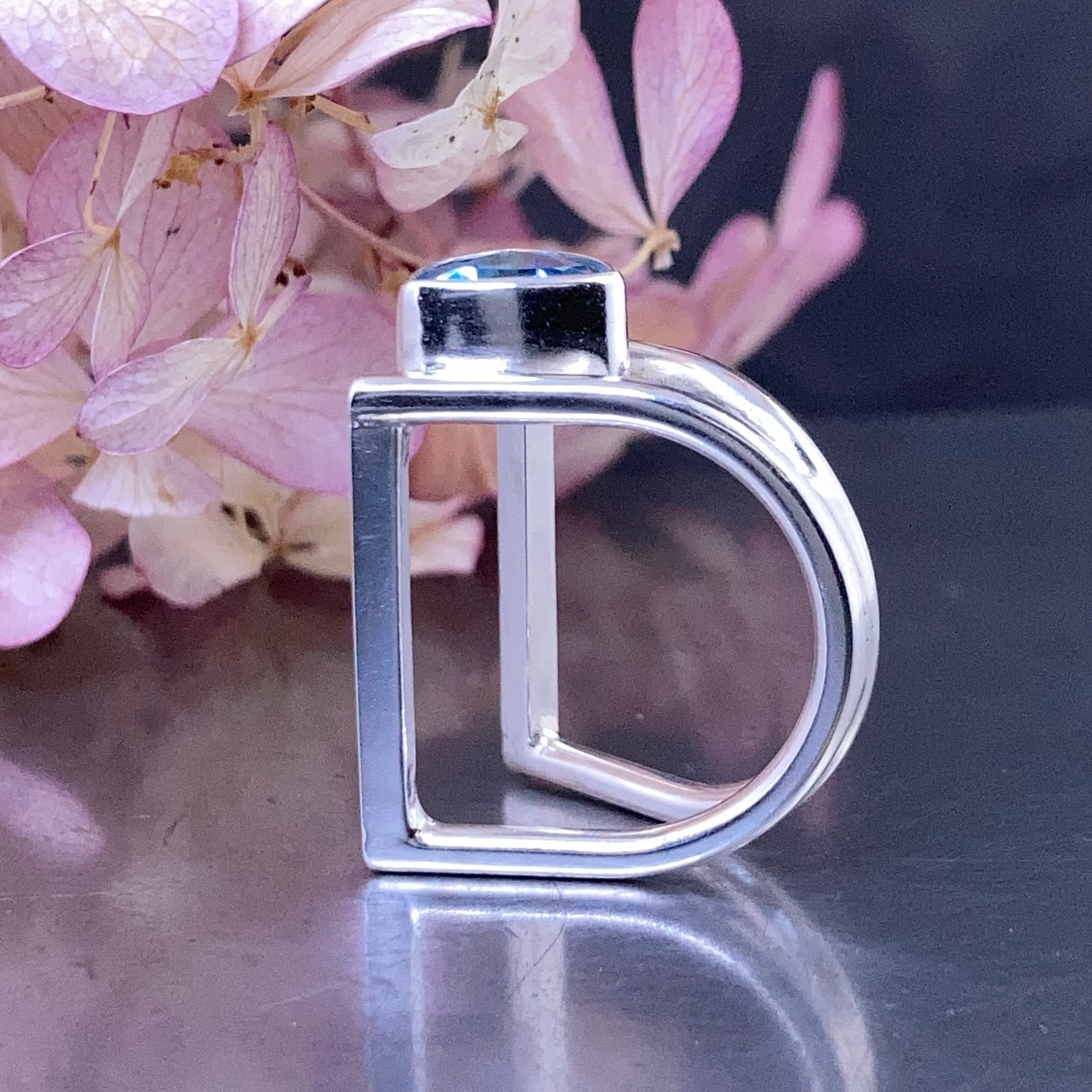 Swiss topaz ring - size 6.25 - D-book - 2 carat - Image 3