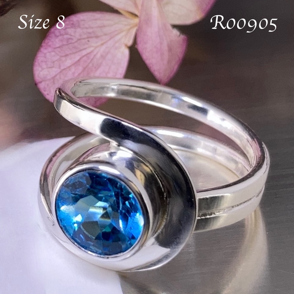 Swiss topaz ring - size 8 - buttonhole - 2.5 carat