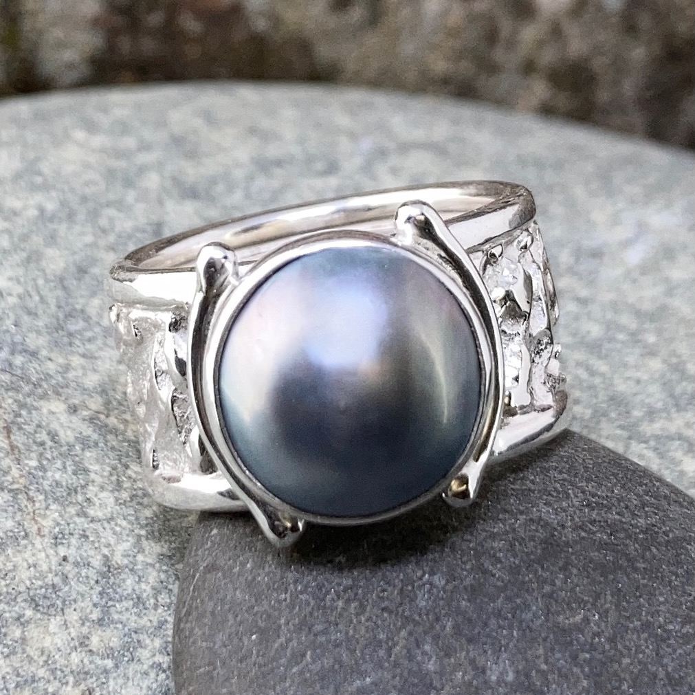 Mabe’ Pearl Ring – Size 7.75 – Argentium Silver Lunar Band