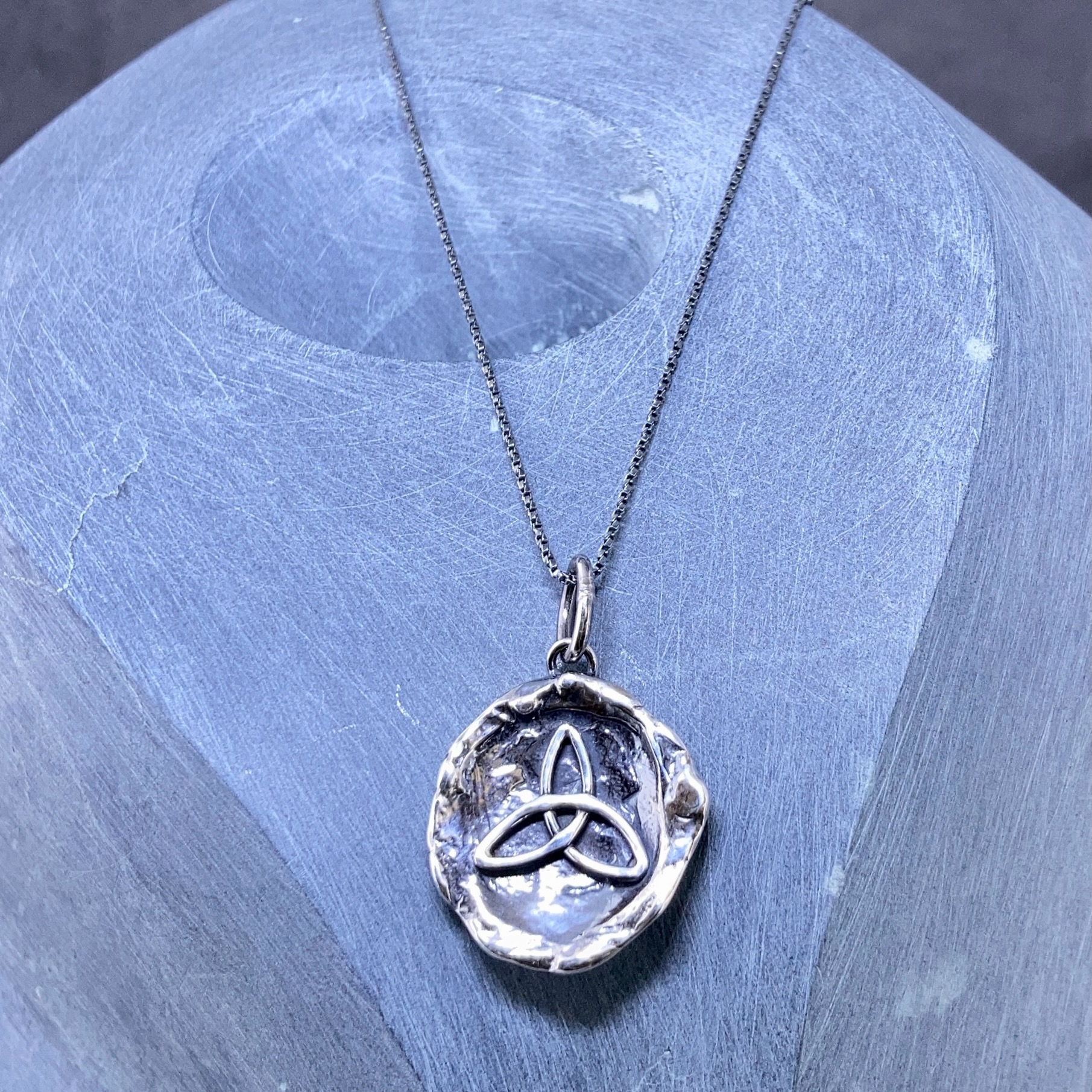 Trinity knot pendant - Argentium silver wax seal - antique - Image 3