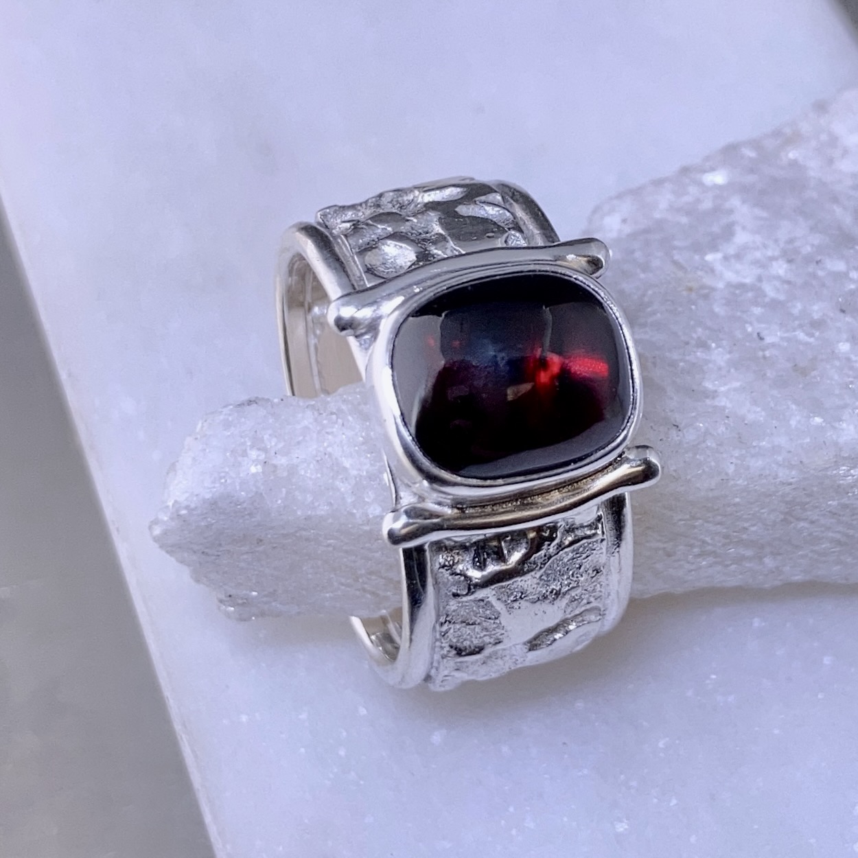 garnet ring - size 7.75 - Argentium lunar band - 4 carat