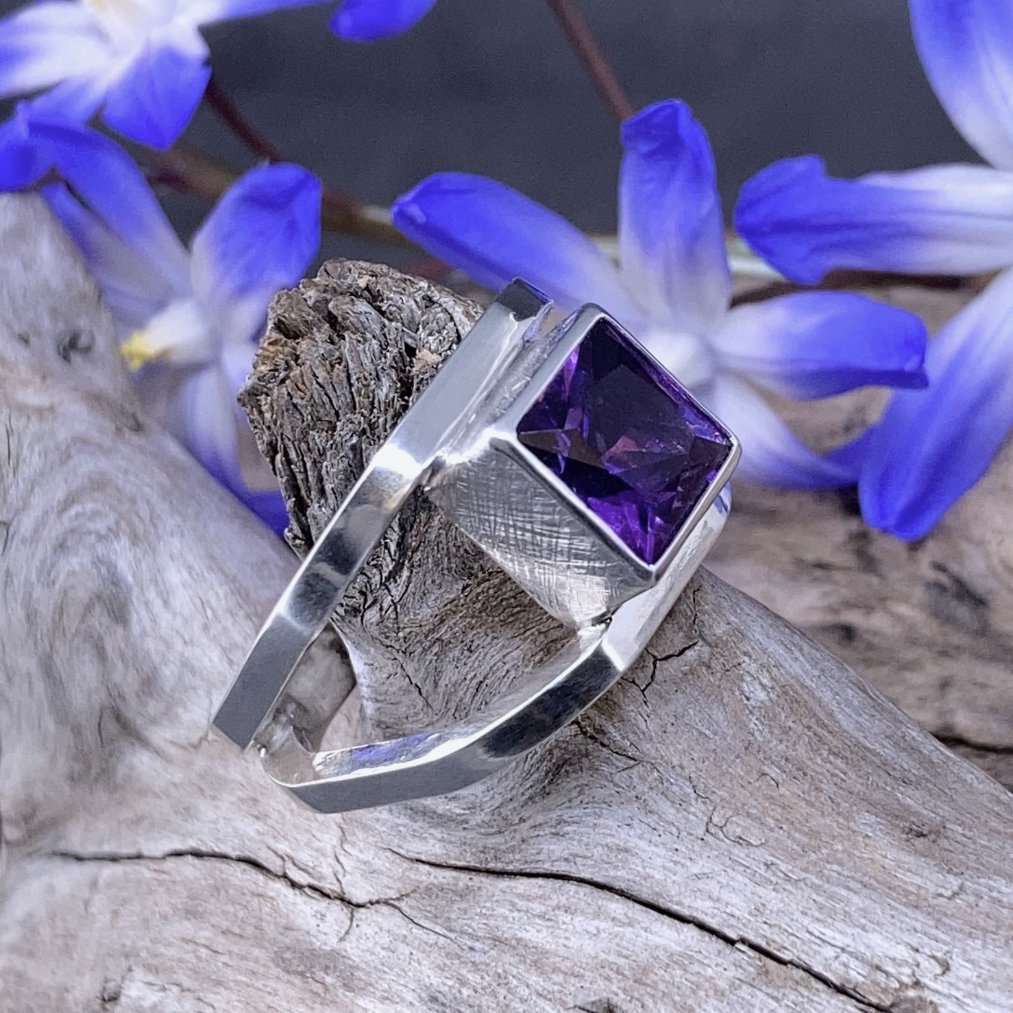 amethyst ring - size 7.5 - octagon double-band - 2.35 carat - Image 3