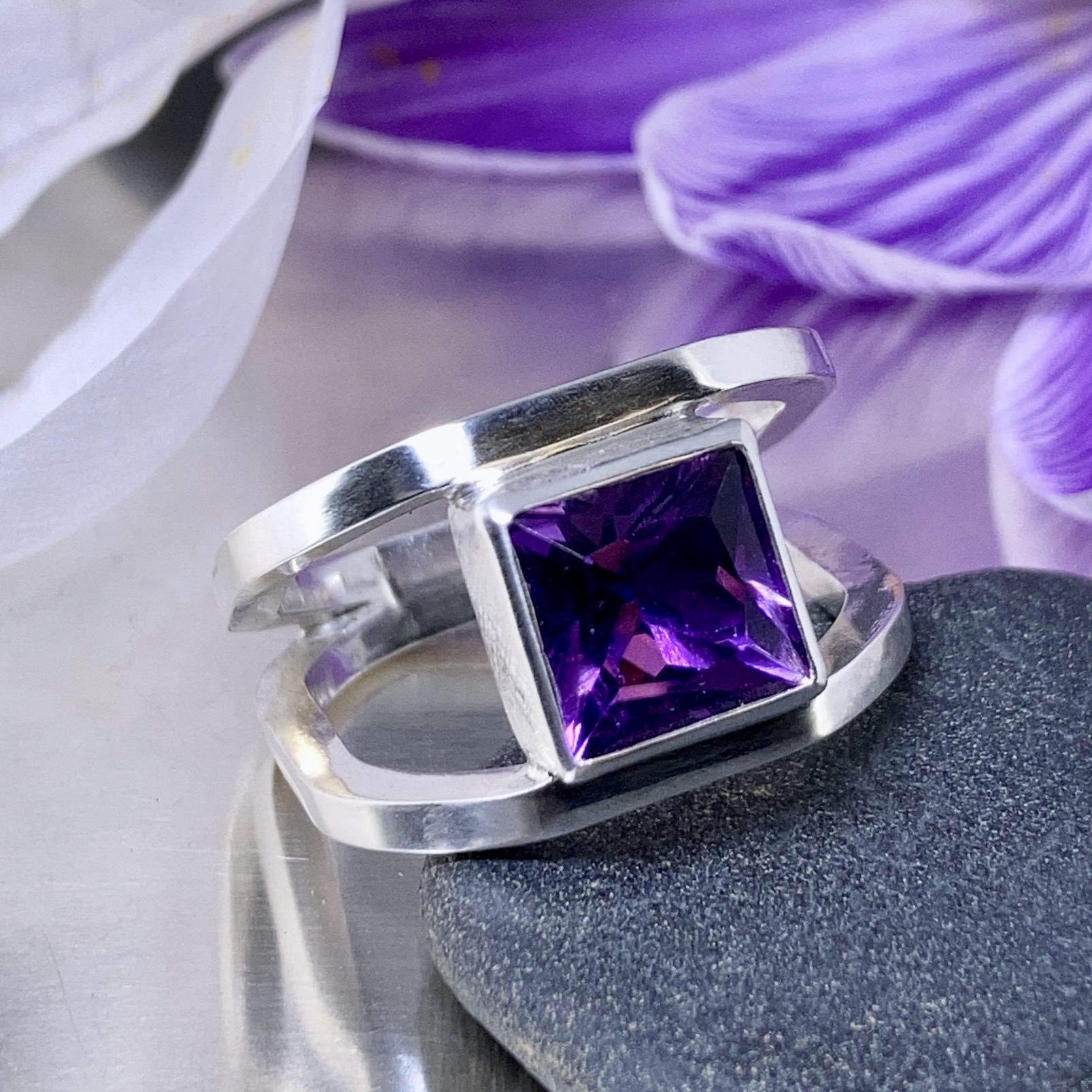amethyst ring - size 7.5 - octagon double-band - 2.35 carat - Image 2