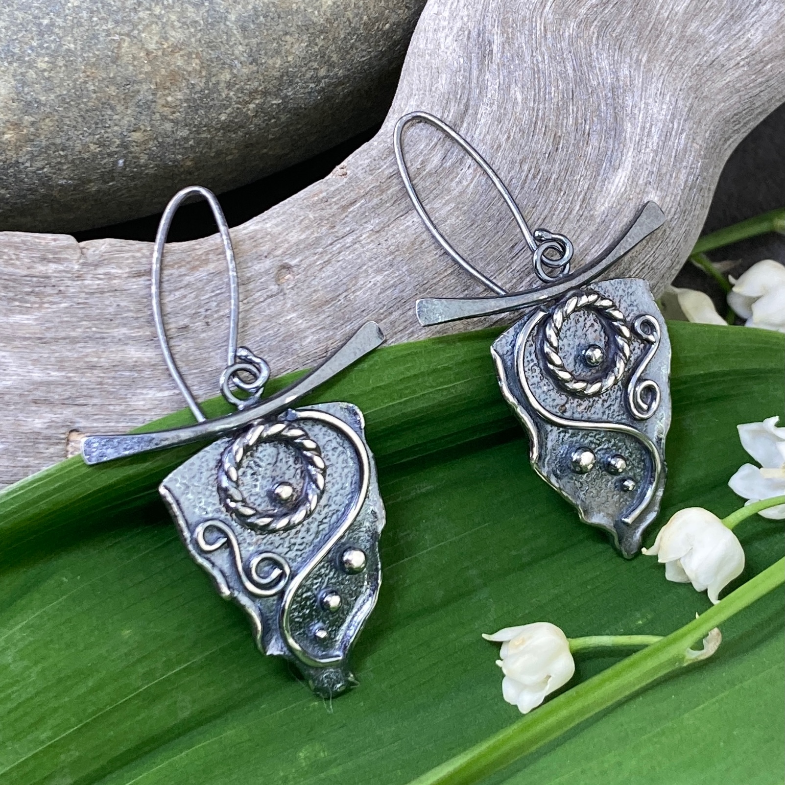 waves earring - triangle - antique Argentium silver