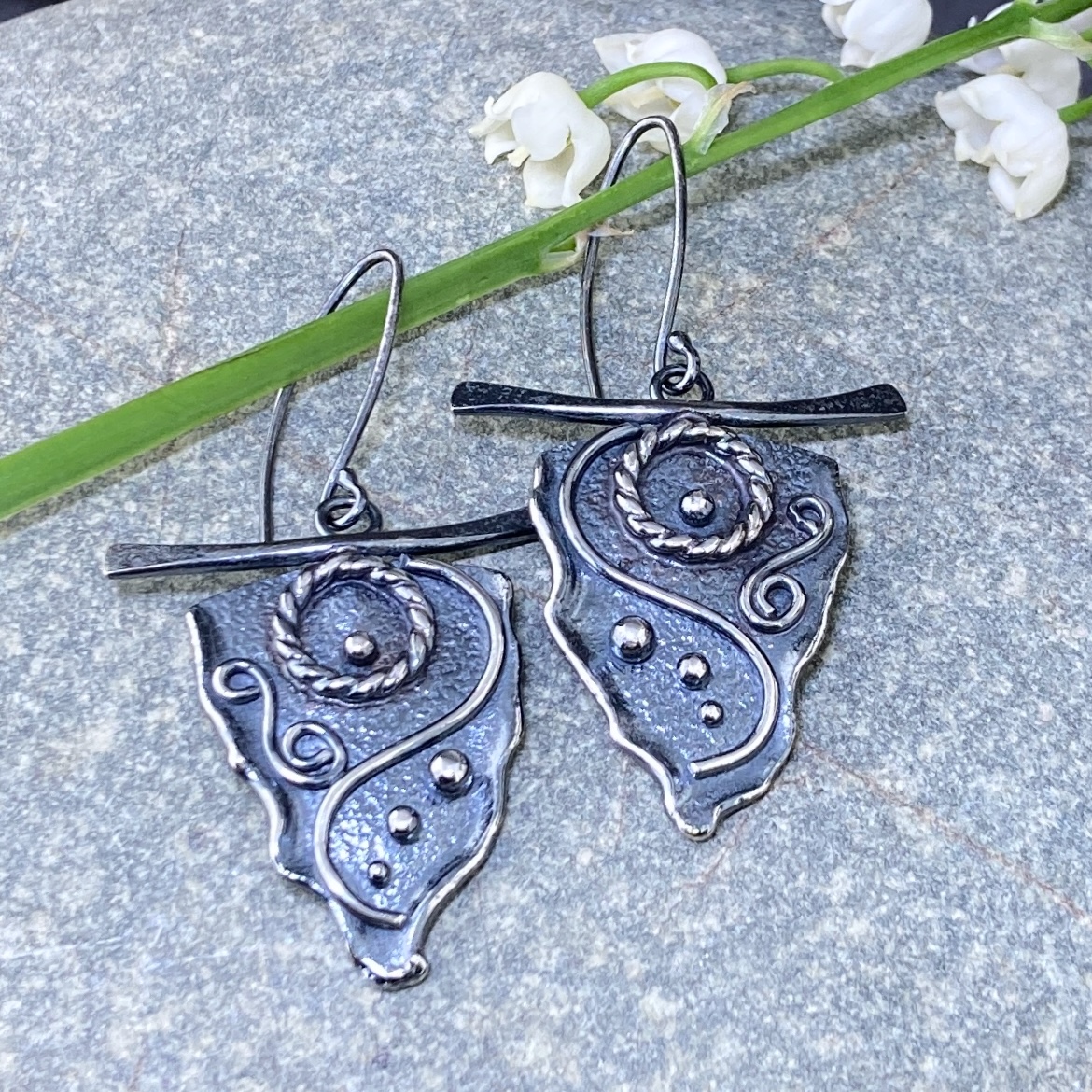 waves earring - triangle - antique Argentium silver - Image 3