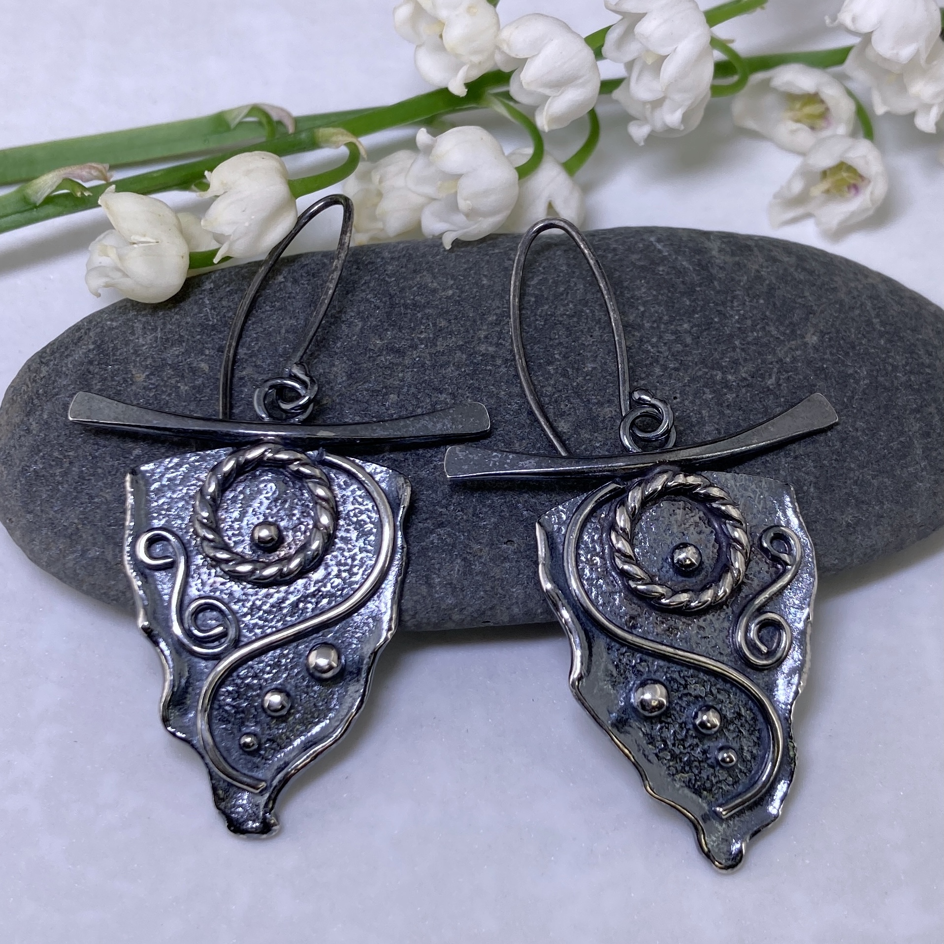 waves earring - triangle - antique Argentium silver - Image 2