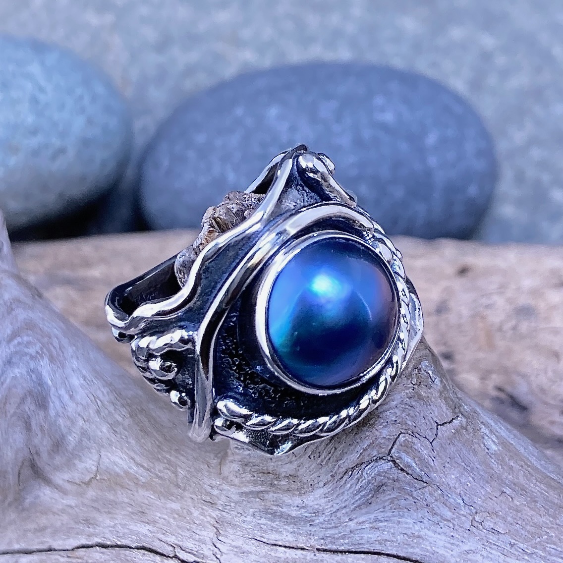 Black Pearl Ring – Size 5.75 – Argentium Silver Waves – 9 Carat