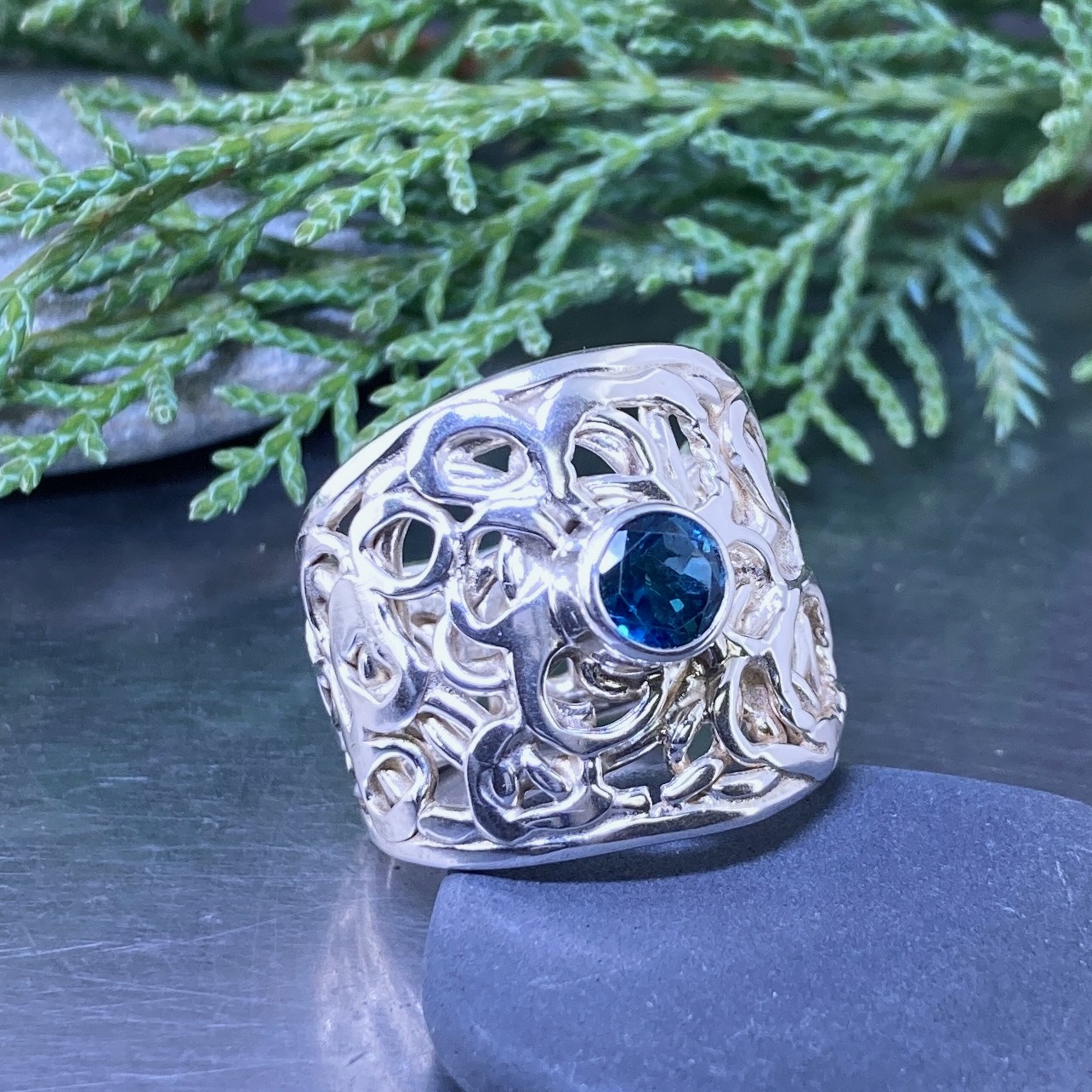 London Blue Topaz Ring – Size 8.25 – Argentium Silver Pebbles – 1 Carat