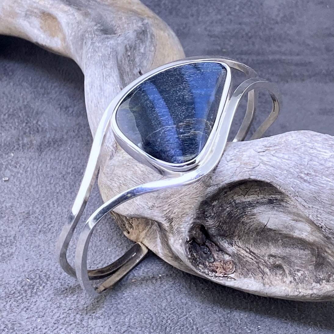 Hawk’s Eye Argentium Silver Cuff Bracelet – Large - Image 5