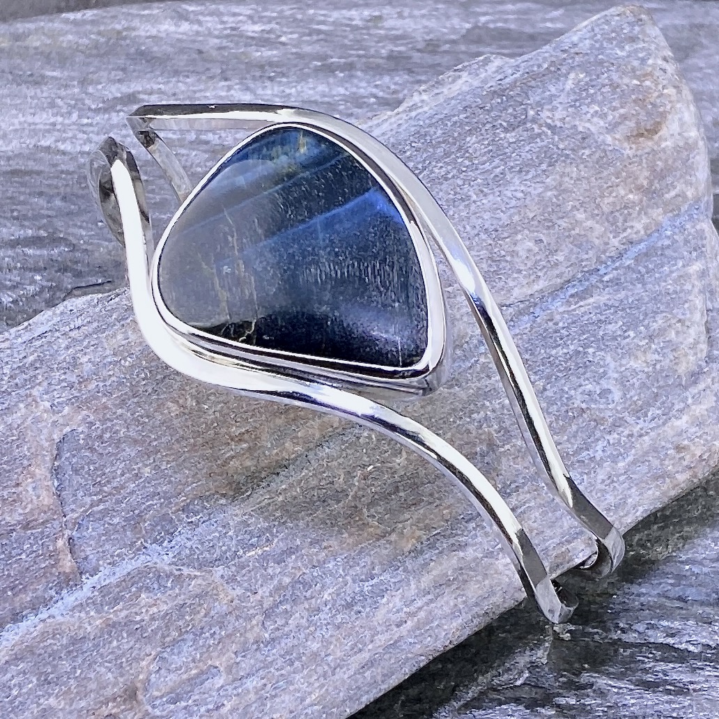 Hawk’s Eye Argentium Silver Cuff Bracelet – Large - Image 4