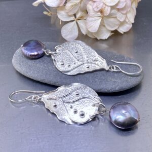 Pearl (Purple) Earrings – Teardrop Wave – Argentium Silver