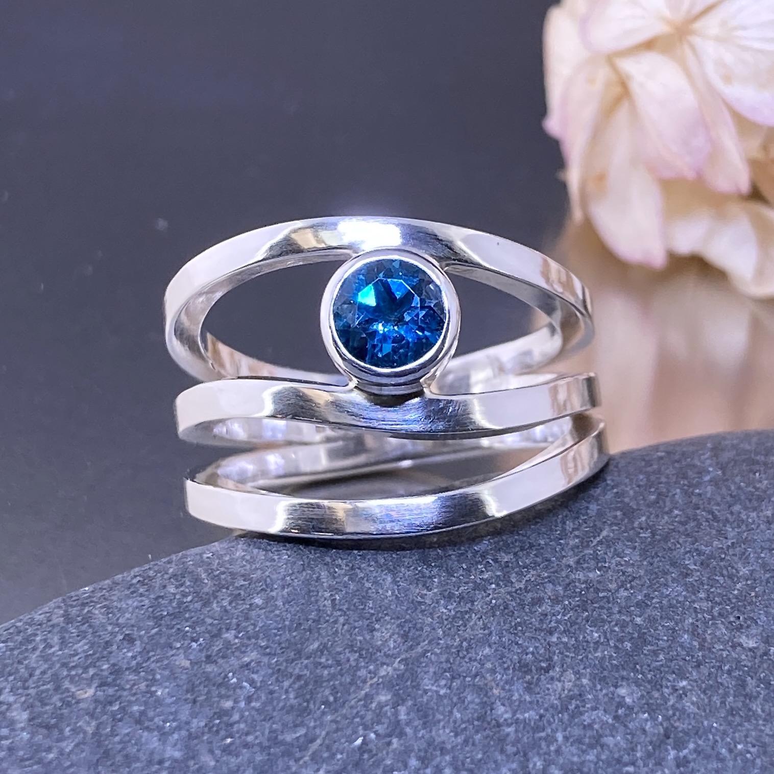Swiss Topaz Ring – Size 8.25 – Wind Design – 0.5 Carat - Image 4