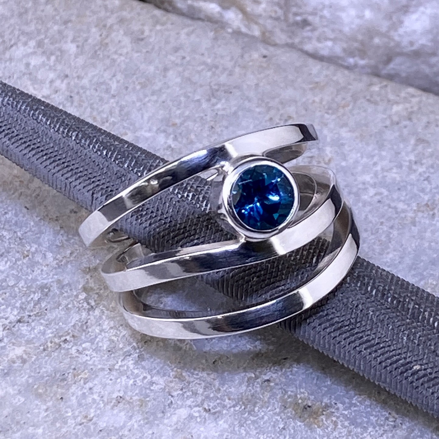 Swiss Topaz Ring – Size 8.25 – Wind Design – 0.5 Carat - Image 3