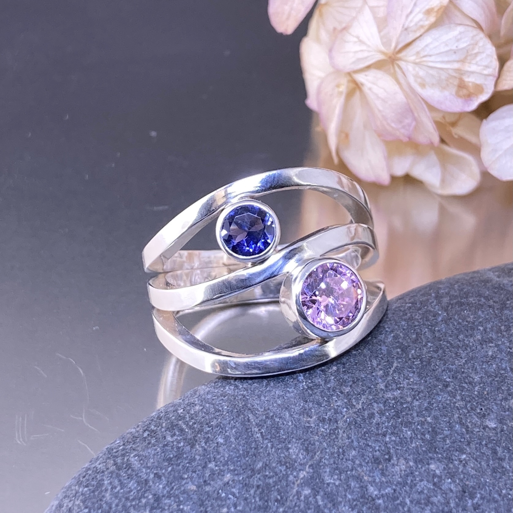 Pink Cubic Zirconia & Iolite Ring – Size 8.25 – Wind Design - Image 5