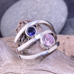 Pink Cubic Zirconia & Iolite Ring – Size 8.25 – Wind Design