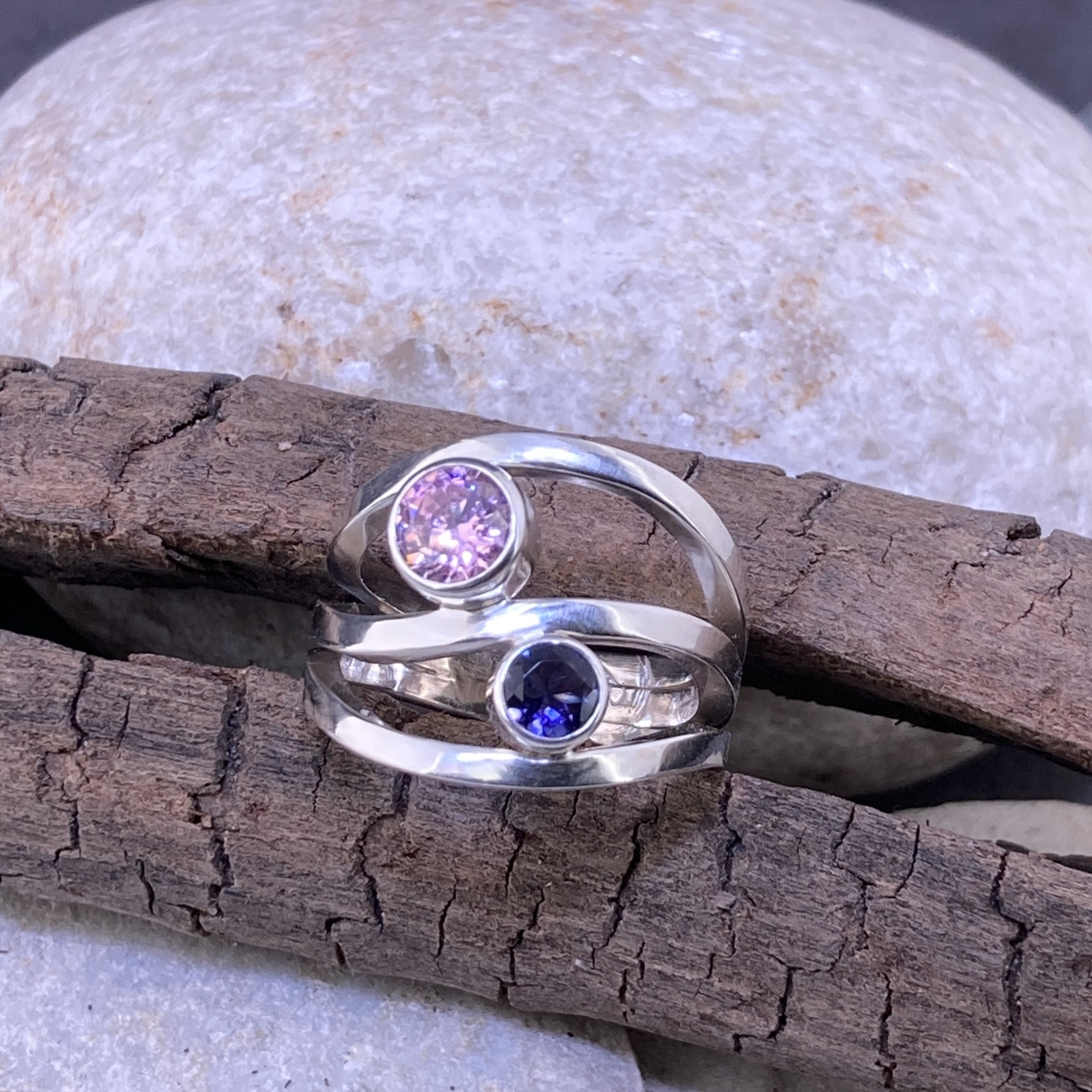 Pink Cubic Zirconia & Iolite Ring – Size 8.25 – Wind Design - Image 2