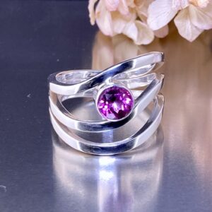 Pink Topaz Ring – Size 9.5 – Wind Design – 1.5 Carat