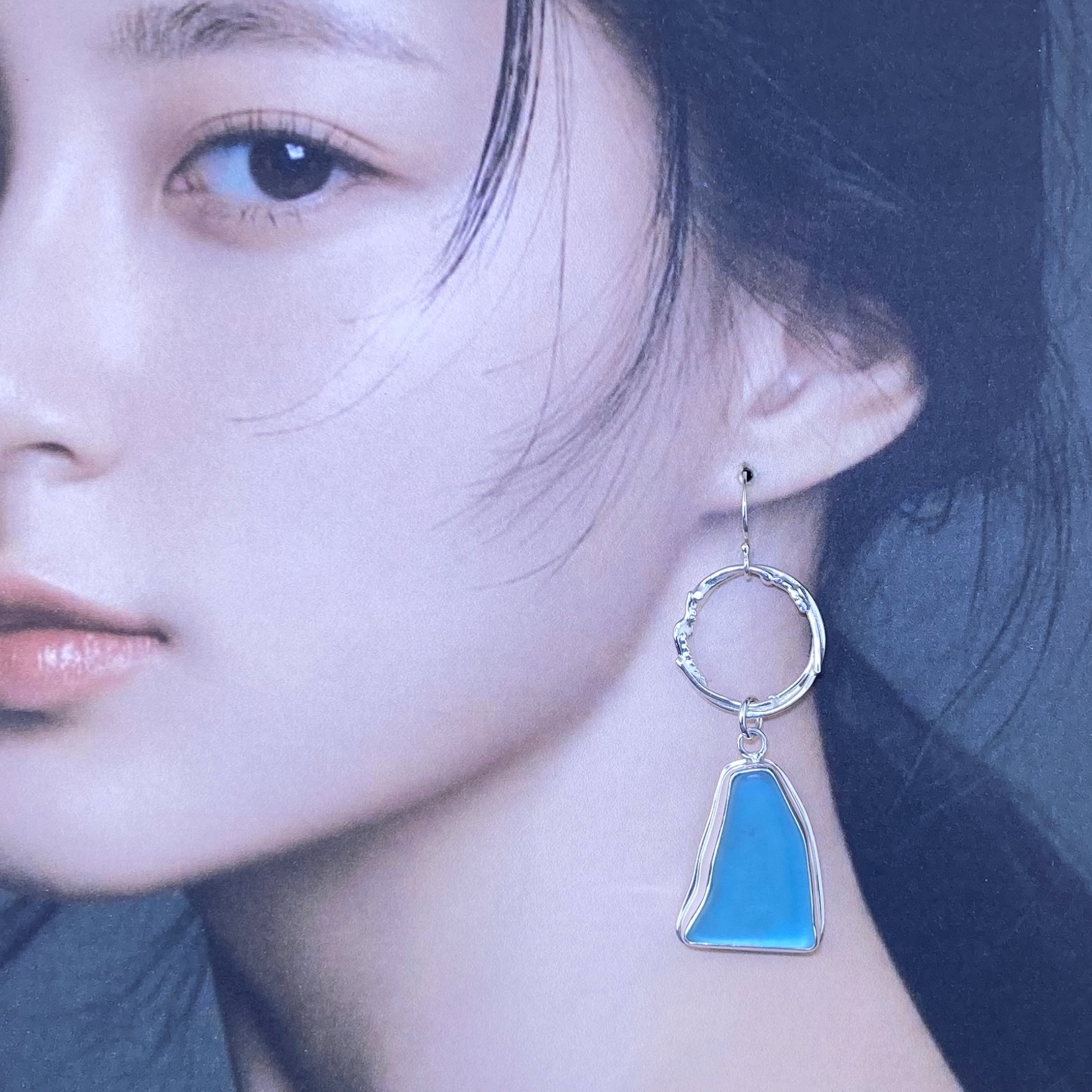Sea Glass Drop Earrings – Argentium Freeform Circle - Image 2